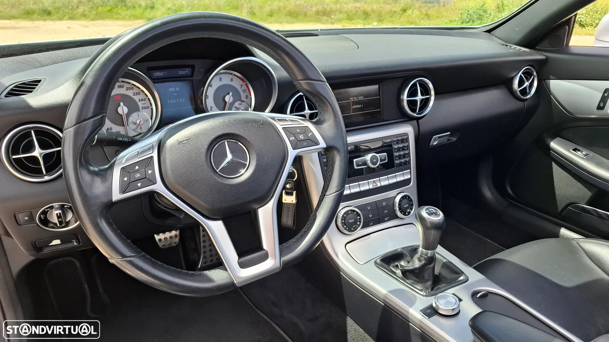 Mercedes-Benz SLK 200 (BlueEFFICIENCY) - 37