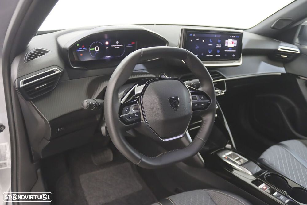 Peugeot e-2008 54 kWh Allure - 3
