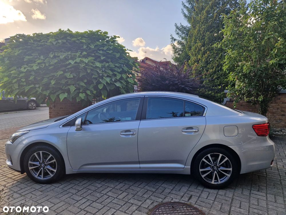 Toyota Avensis 1.8 Premium EU5 MS - 1