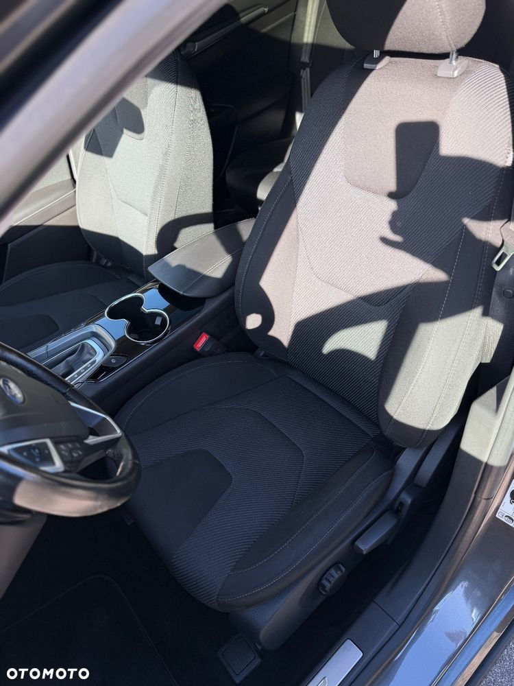 Ford Mondeo 2.0 TDCi Titanium PowerShift - 19