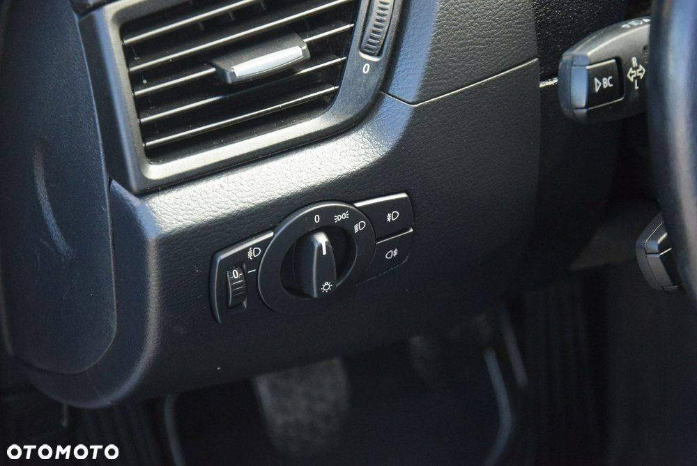 BMW X1 sDrive18d - 34