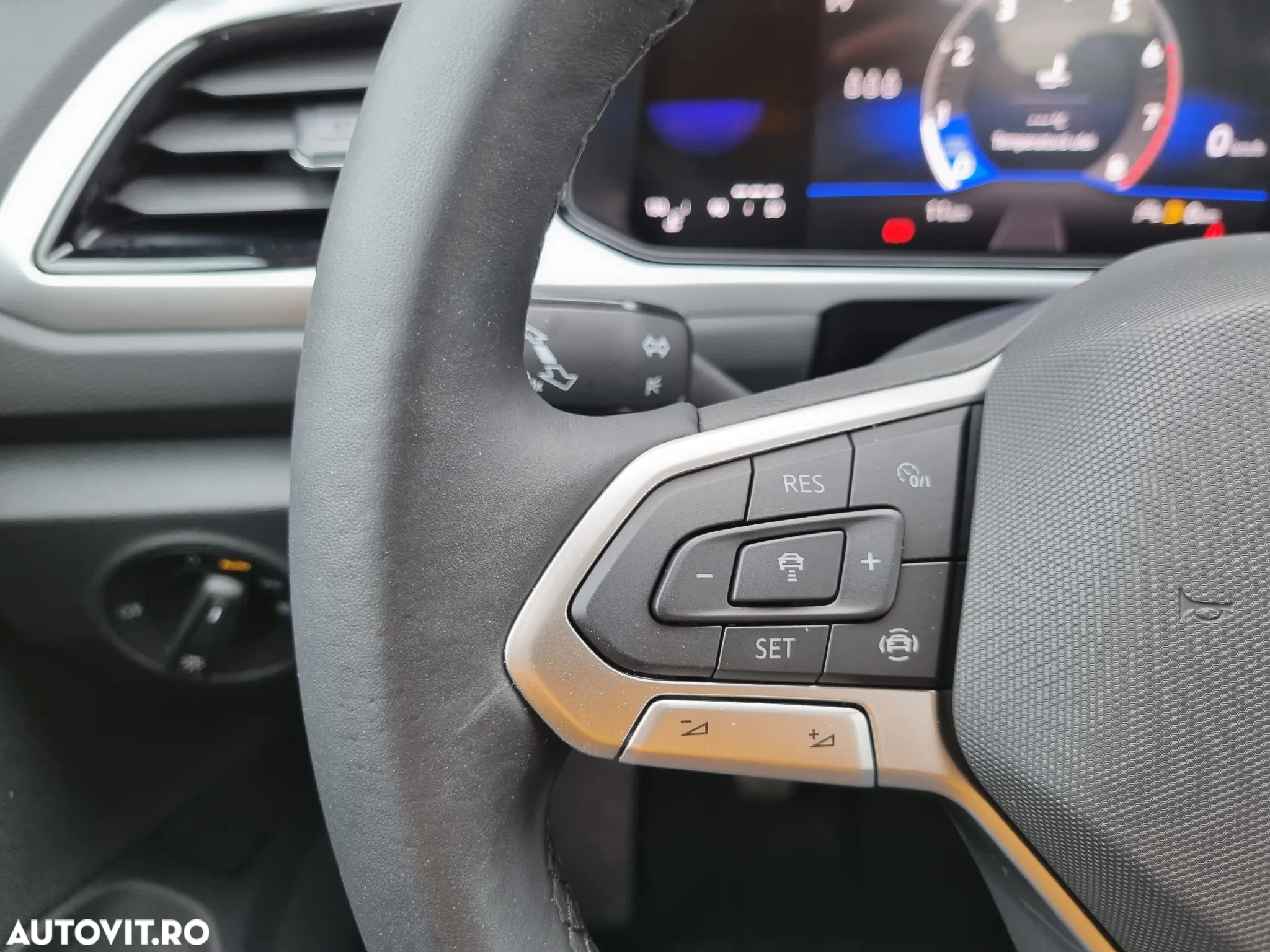 Volkswagen T-ROC 1.0 TSI Life - 16