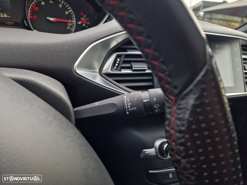 Peugeot 308 1.2 PureTech GT Line - 24