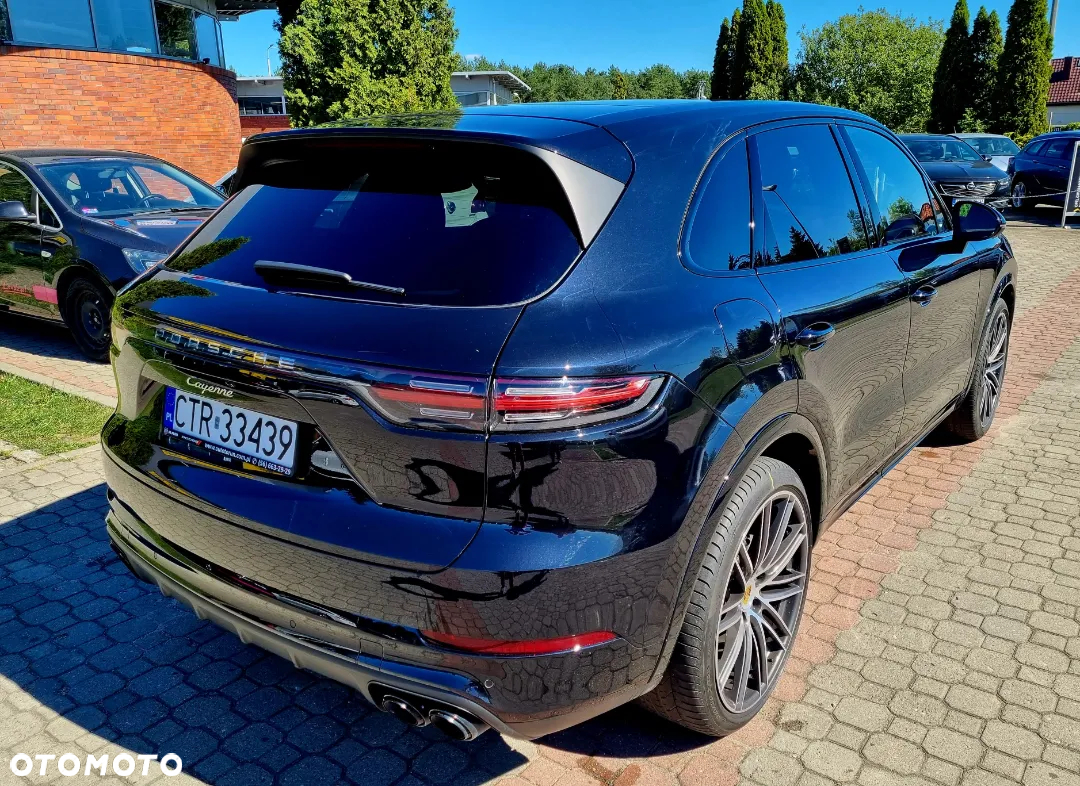 Porsche Cayenne - 2