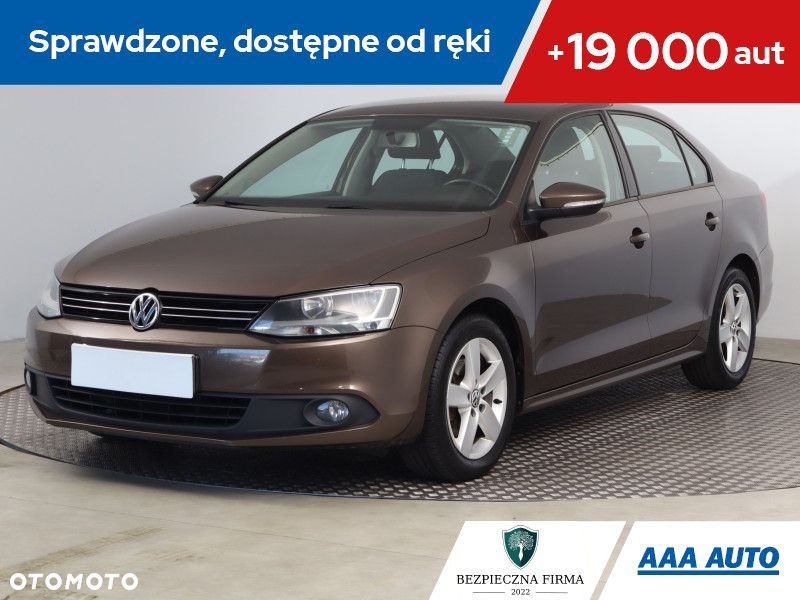 Volkswagen Jetta - 1