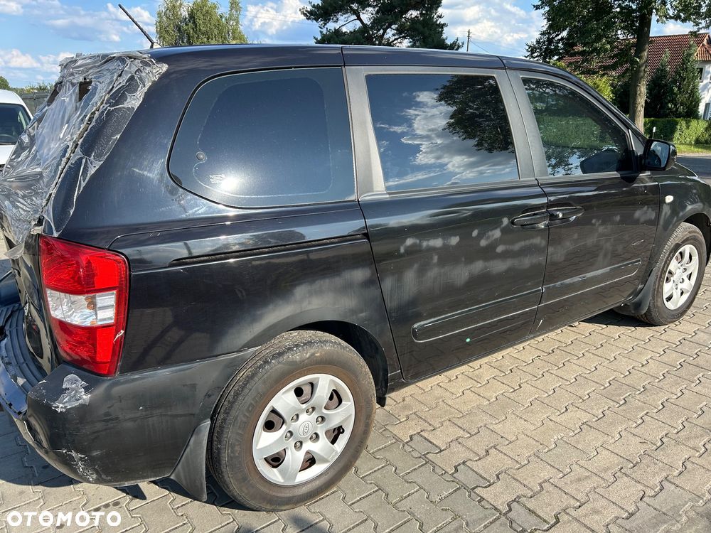 Kia Carnival - 9