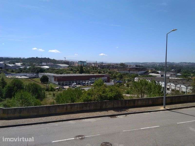 Terreno urbano em Coimbra. Lote para construção, 420m2 vende-se - Grande imagem: 5/7