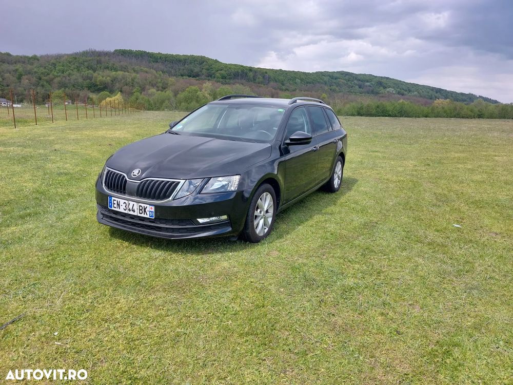 Skoda Octavia 1.6 TDI DSG Ambition - 2