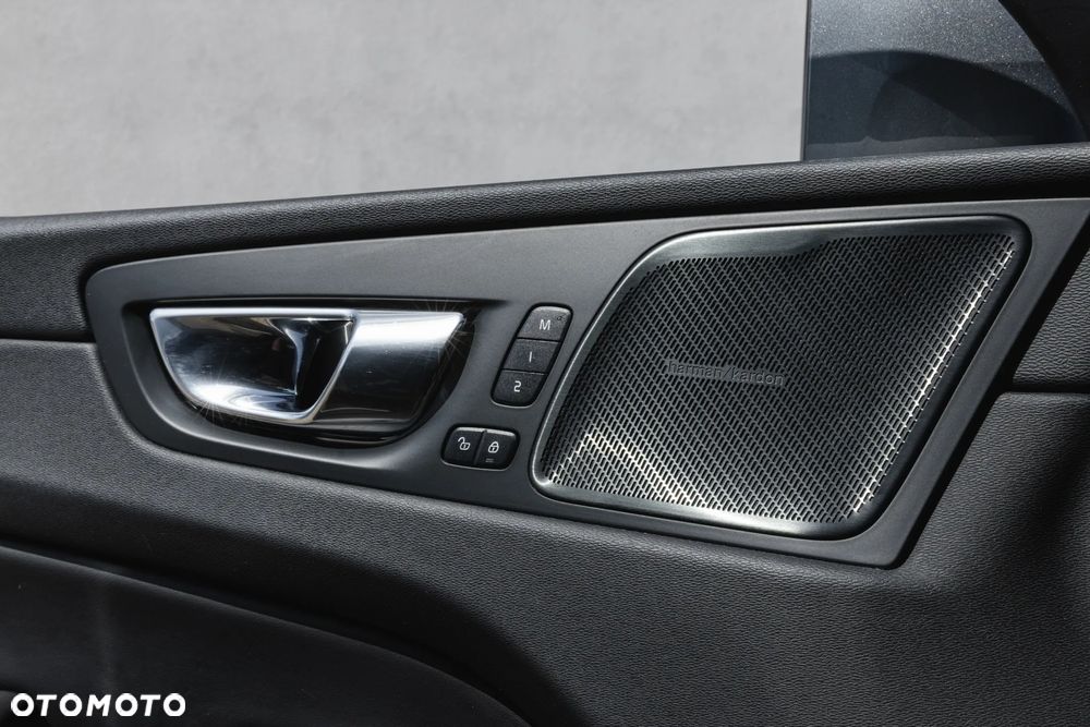 Volvo XC 60 B4 D AWD Inscription - 33