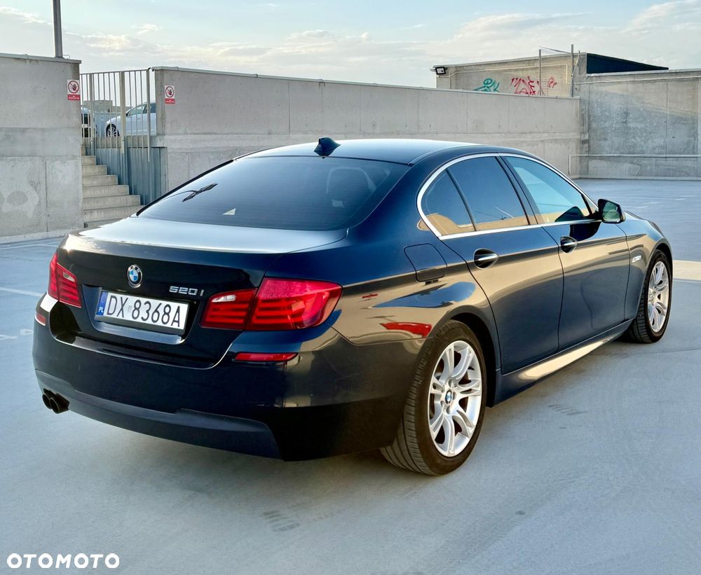 BMW Seria 5 520i Luxury Line - 6