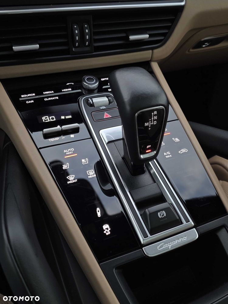 Porsche Cayenne - 11