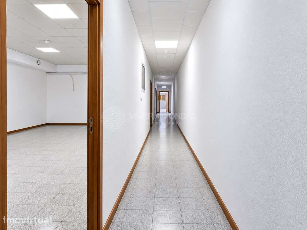 ESTABELECIMENTO COMERCIAL | RUA SOARES DOS REIS | VILA NOVA DE GAIA - Grande imagem: 5/21