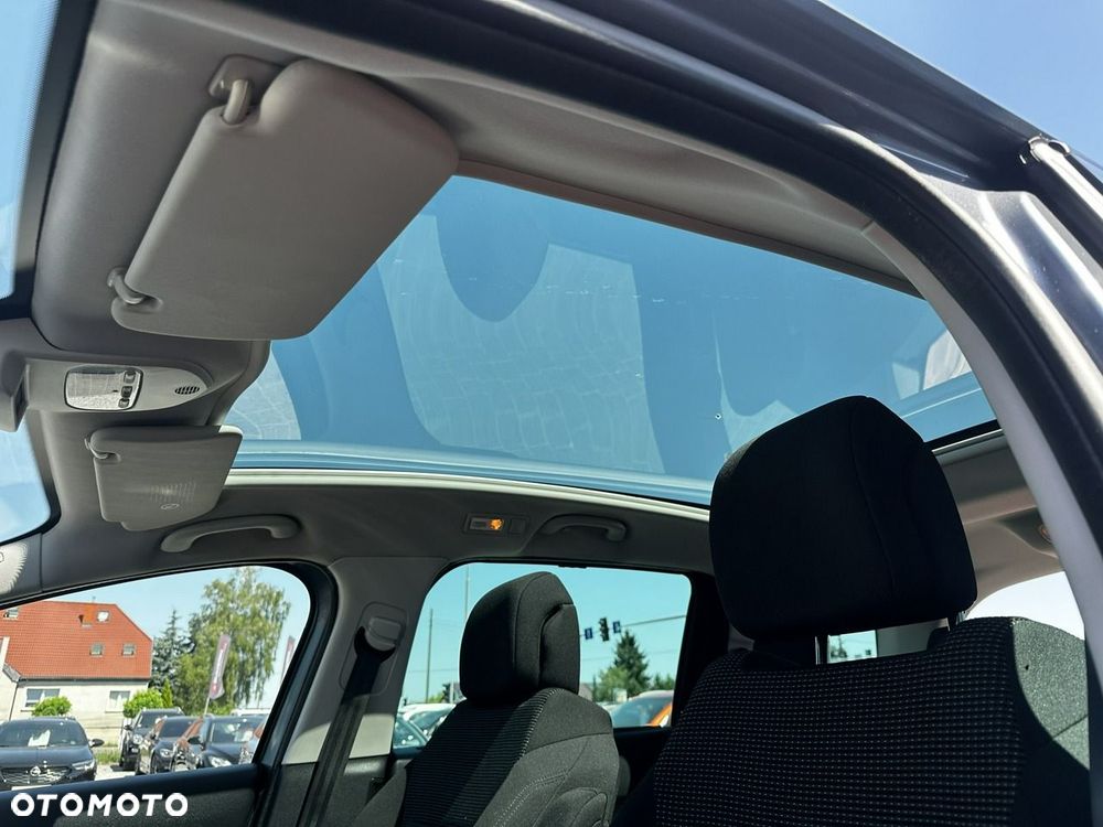 Peugeot 5008 - 11