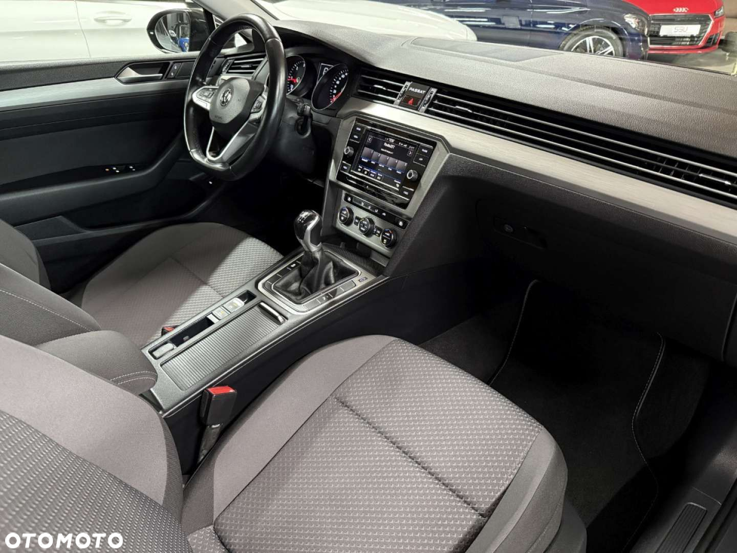 Volkswagen Passat - 27