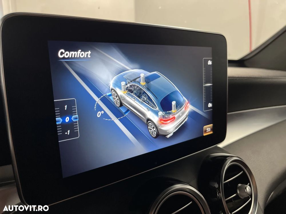 Mercedes-Benz GLC 300 4MATIC 9G-TRONIC AMG Line - 21
