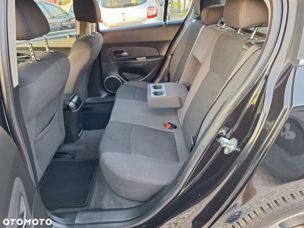 Chevrolet Cruze - 24