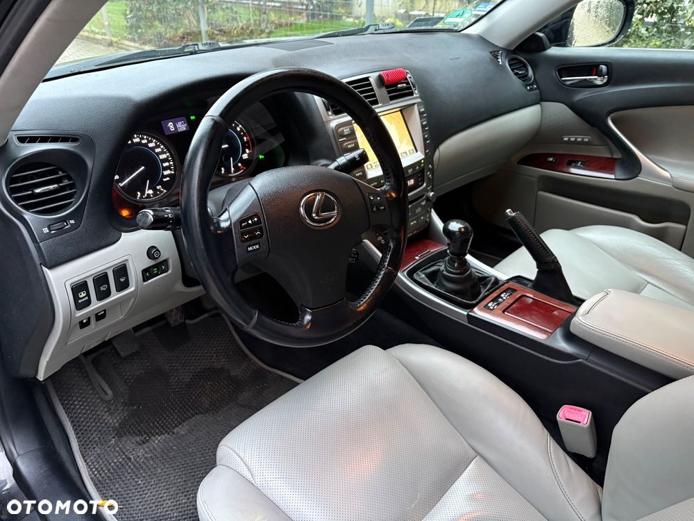 Lexus IS 250 Prestige - 14