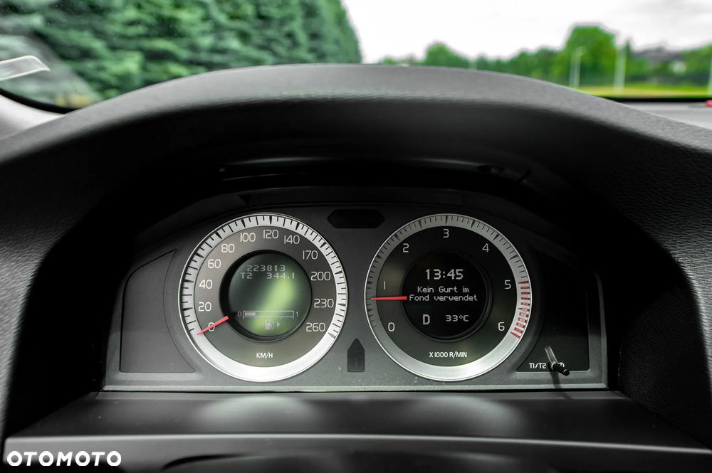 Volvo V60 D5 Geartronic Momentum - 27