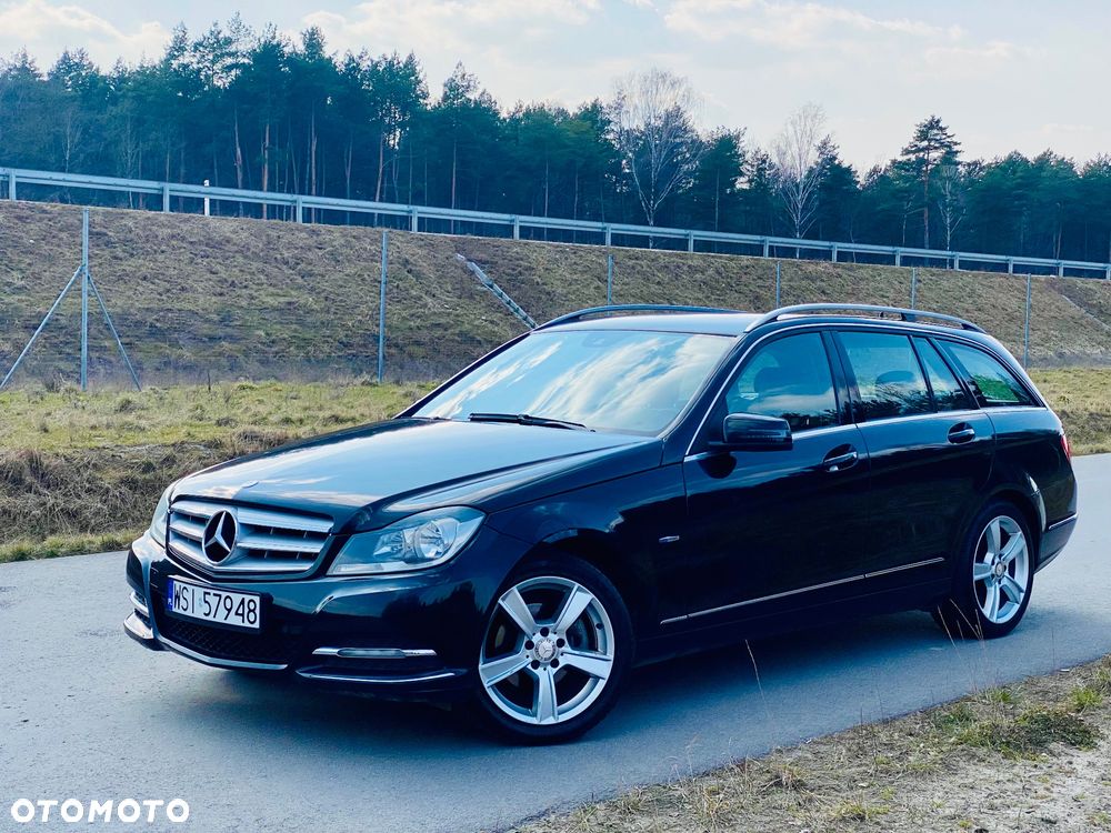 Mercedes-Benz Klasa C 180 CGI Automatik BlueEFFICIENCY Avantgarde - 22