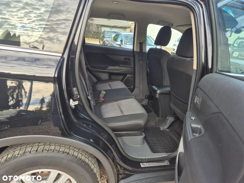 Mitsubishi Outlander - 16