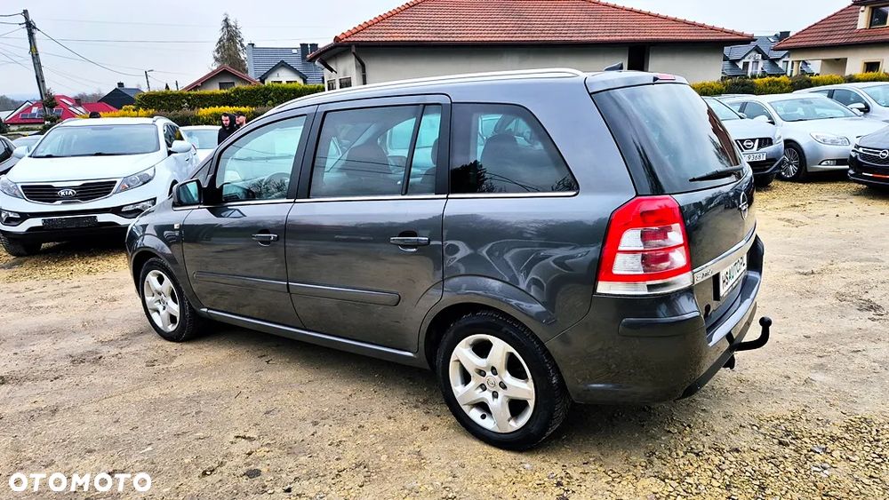Opel Zafira 1.8 Cosmo EU5 - 17