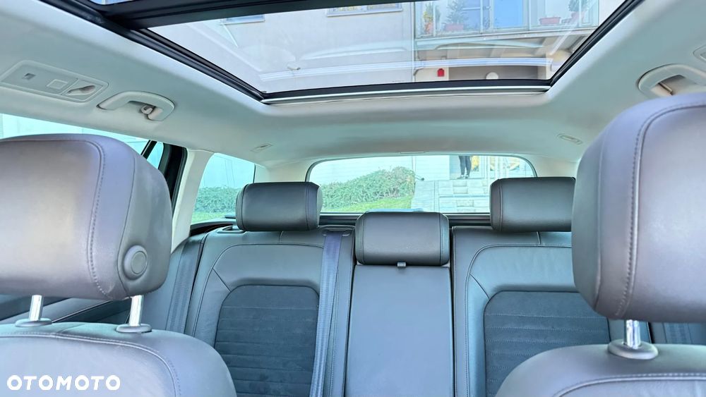 Volkswagen Passat Variant 2.0 TDI Bi-Turbo BMT 4Mot Highline DSG - 16
