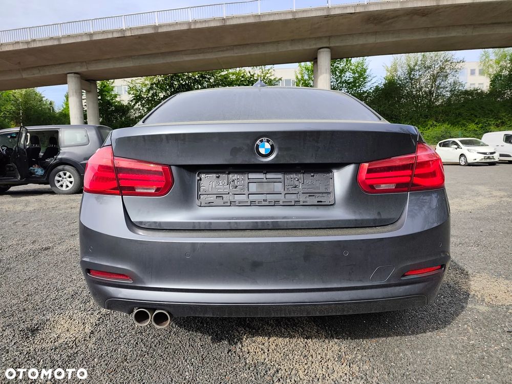 BMW Seria 3 330d xDrive Luxury Line - 22