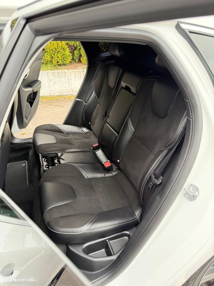 Volvo V40 2.0 D2 R-Design - 6