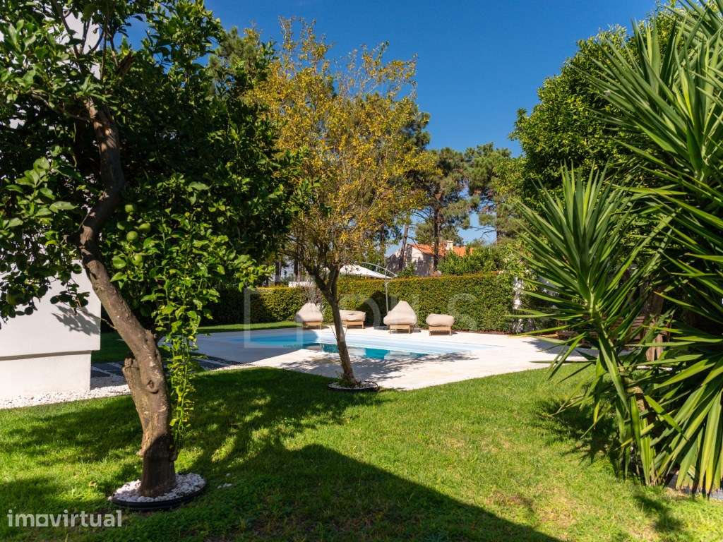 Moradia independente T4 + 2, com jardim e piscina, na Aroeira - Grande imagem: 3/50