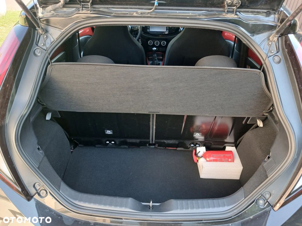 Toyota Aygo X 1.0 VVT-i Undercover - 5