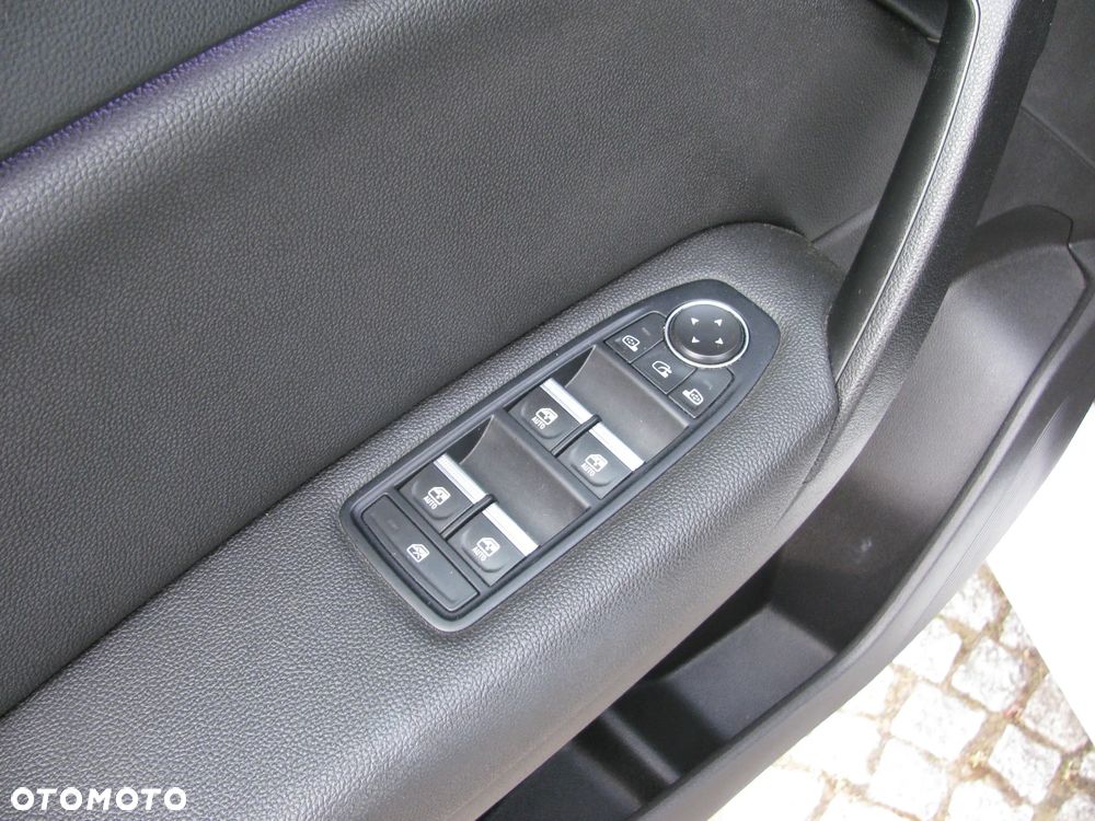 Renault Captur TCe 90 INTENS - 25