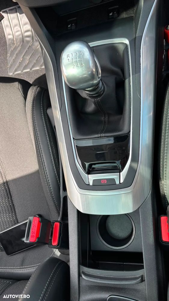 Peugeot 308 PureTech 130 GPF Stop & Start Allure Business-Paket - 32