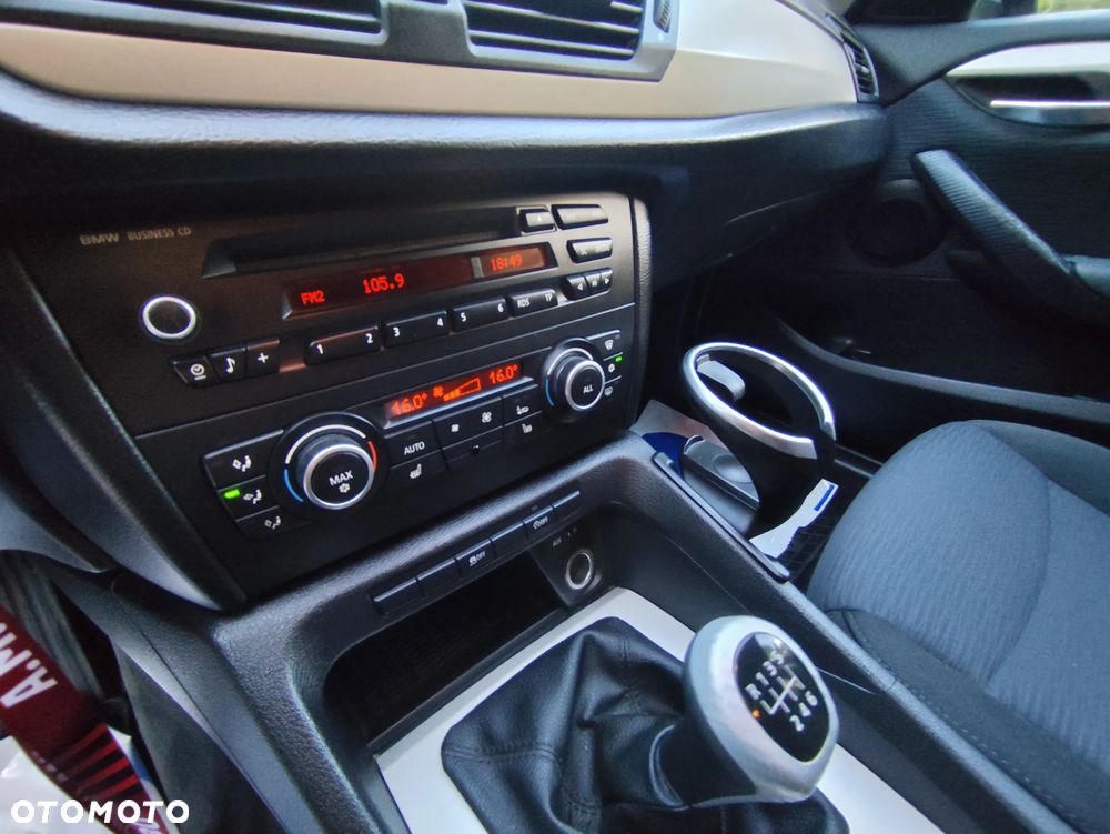 BMW X1 sDrive18d xLine - 31