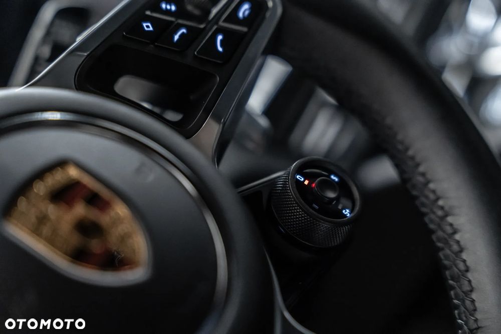 Porsche Cayenne - 30