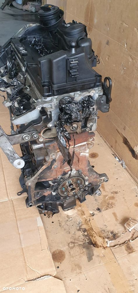 Silnik słupek blok silnika Audi A4 B8 2.0 TDI CBA - 5