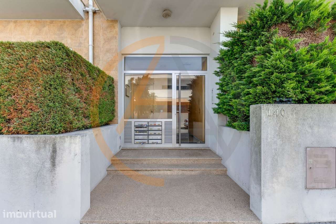 Apartamento T2 com Varanda e Garagem Box | Árvore - Grande imagem: 3/40