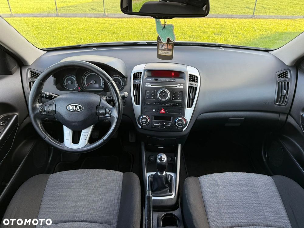 Kia Ceed - 7