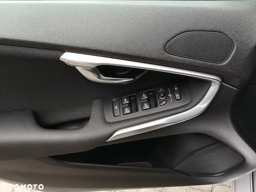 Volvo V40 T4 Powershift Kinetic - 19