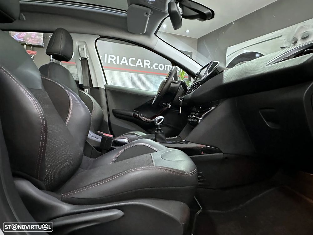 Peugeot 2008 1.2 PureTech GT Line - 20