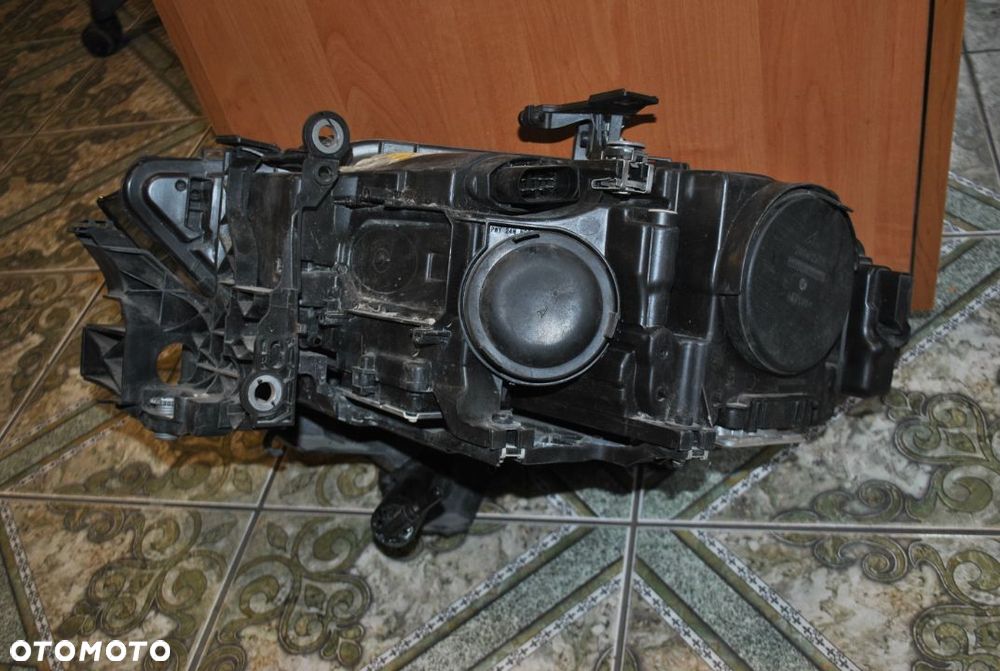 Lampa prawy przód Audi A4 B8 lift EU - 2