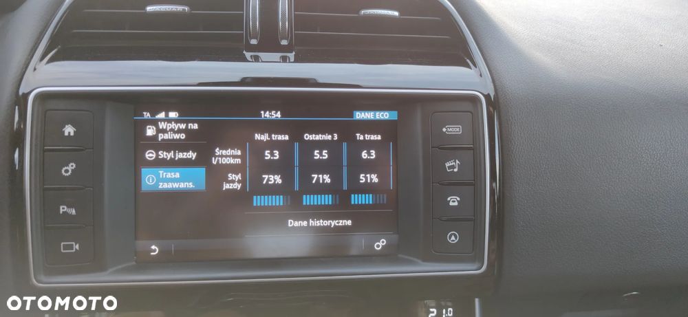 Jaguar XE 2.0 D R-Sport - 28