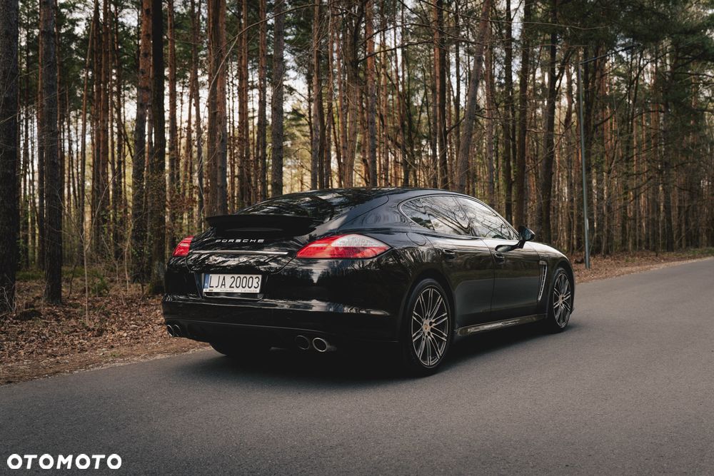 Porsche Panamera 4S - 5