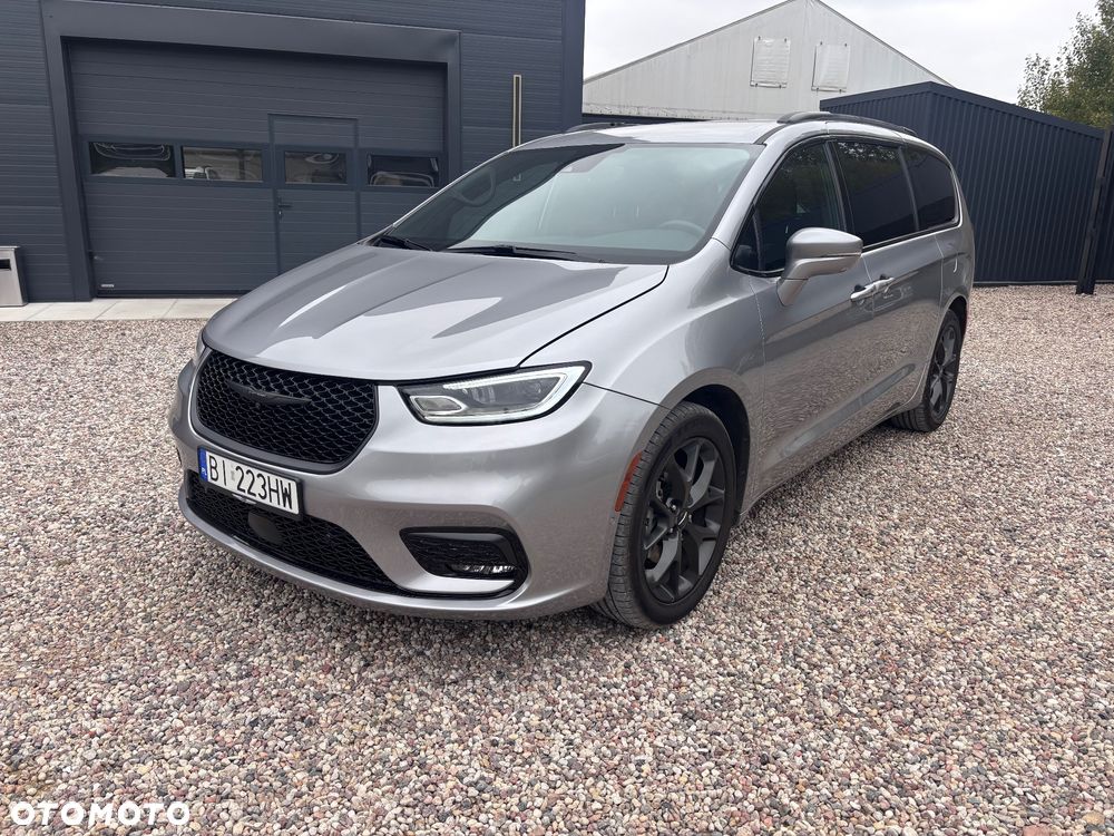 Chrysler Pacifica - 8