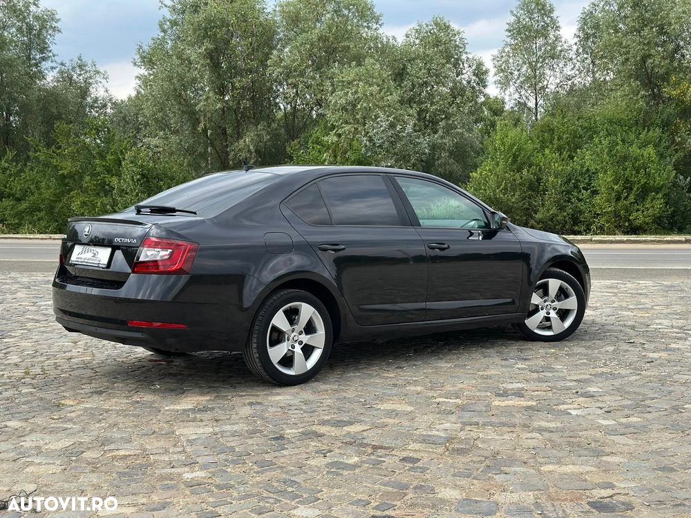 Skoda Octavia 2.0 TDI ELEGANCE DSG - 4