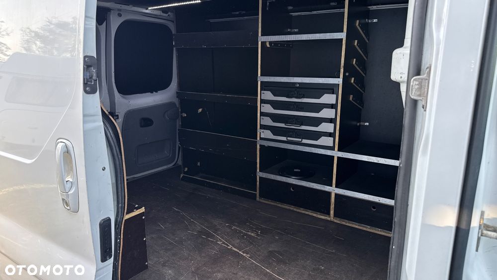 Opel Vivaro - 8