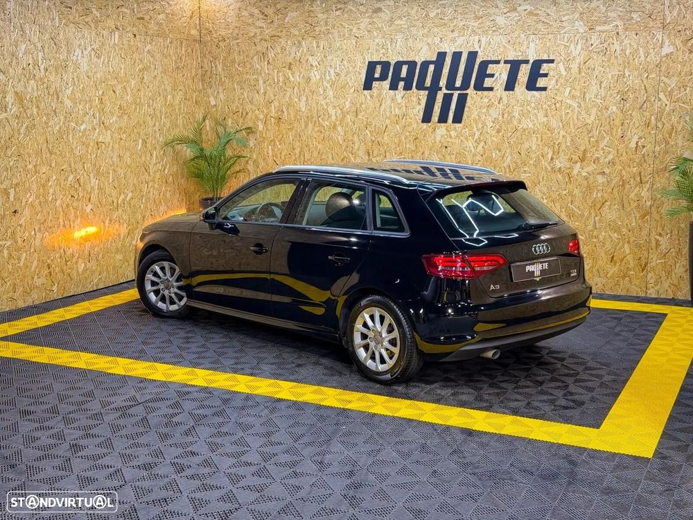 Audi A3 Sportback 1.6 TDI Attraction Special Edition - 34