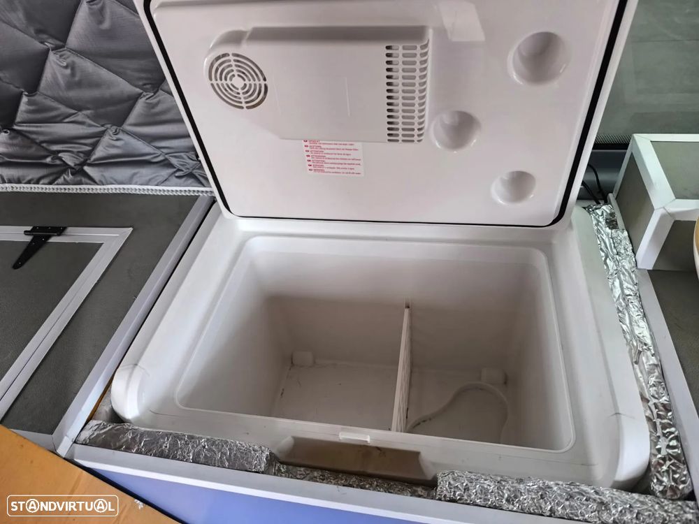 VW Transporter 2.4 D Kombi Sp. - 28