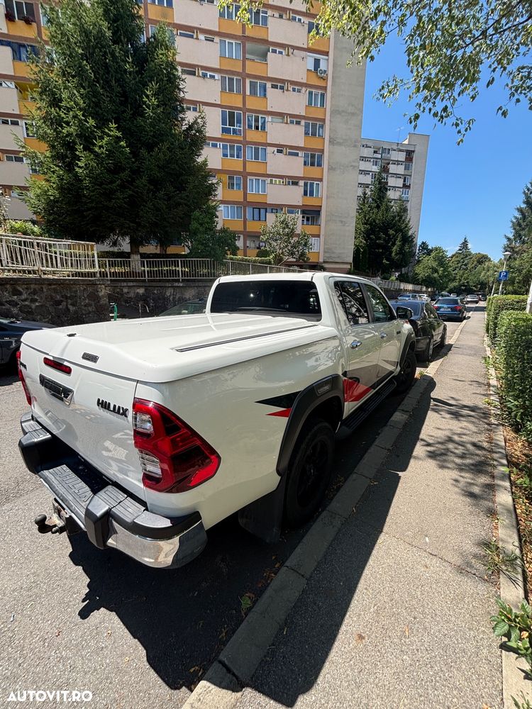 Toyota Hilux - 2