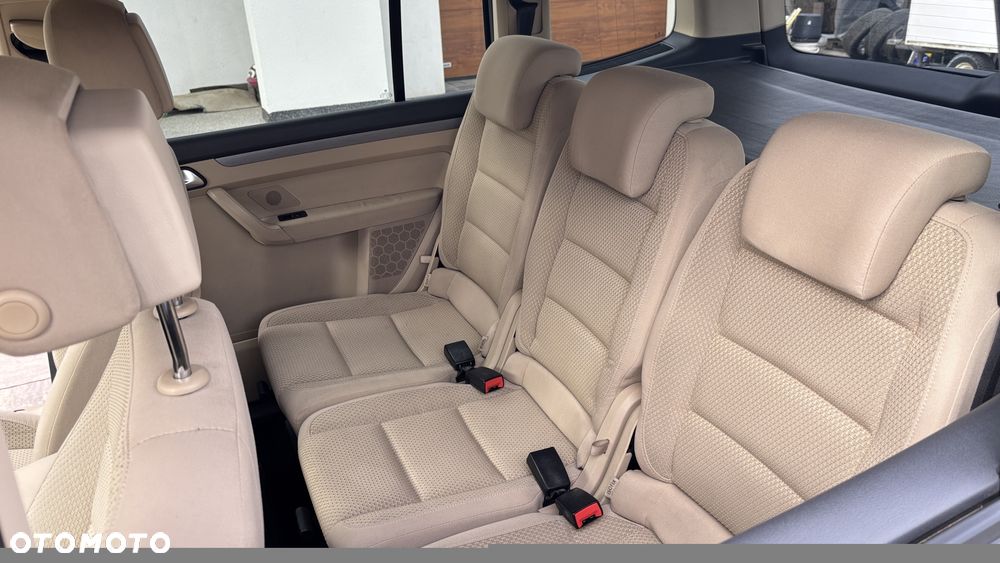 Volkswagen Touran 2.0 TDI DPF Comfortline - 26