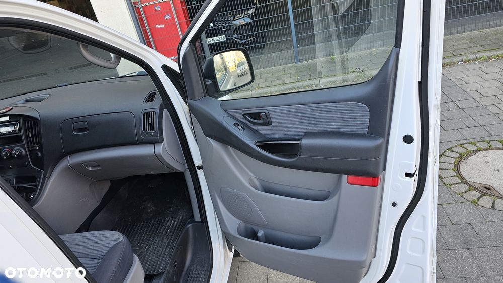 Hyundai H-1 - 12